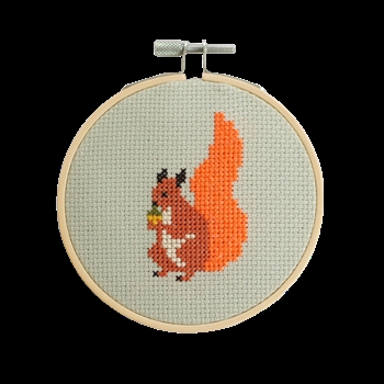 SQUIRREL CROSS STITCH KIT fra Cotton Clara